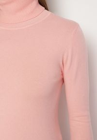 Born2be - Różowy Golf Sweter z Wiskozą i Kaszmirem Zailaya. Okazja: na co dzień. Typ kołnierza: golf. Kolor: różowy. Materiał: kaszmir, wiskoza. Styl: casual #3
