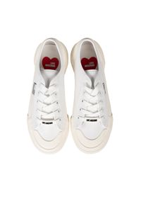 Love Moschino Trampki | JA15012G1LIA0 | Kobieta | Biały. Okazja: na co dzień. Kolor: biały. Materiał: skóra. Styl: klasyczny, casual, elegancki