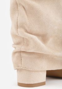 Born2be - Beżowe Kozaki na Słupku z Marszczoną Cholewką Imitującą Nogawkę Rittia. Okazja: na co dzień, na spotkanie biznesowe, do pracy. Kolor: beżowy. Materiał: jeans. Szerokość cholewki: normalna. Obcas: na słupku. Styl: casual, biznesowy, elegancki #5