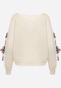 Born2be - Beżowy Sweter z Moherem o Nietoperzowym Kroju z Ozdobnymi Wiązaniami w Panterkę Semiri. Okazja: na co dzień. Typ kołnierza: dekolt w łódkę. Kolor: beżowy. Materiał: moher. Długość rękawa: długi rękaw. Długość: długie. Wzór: motyw zwierzęcy. Styl: glamour, elegancki, casual #7