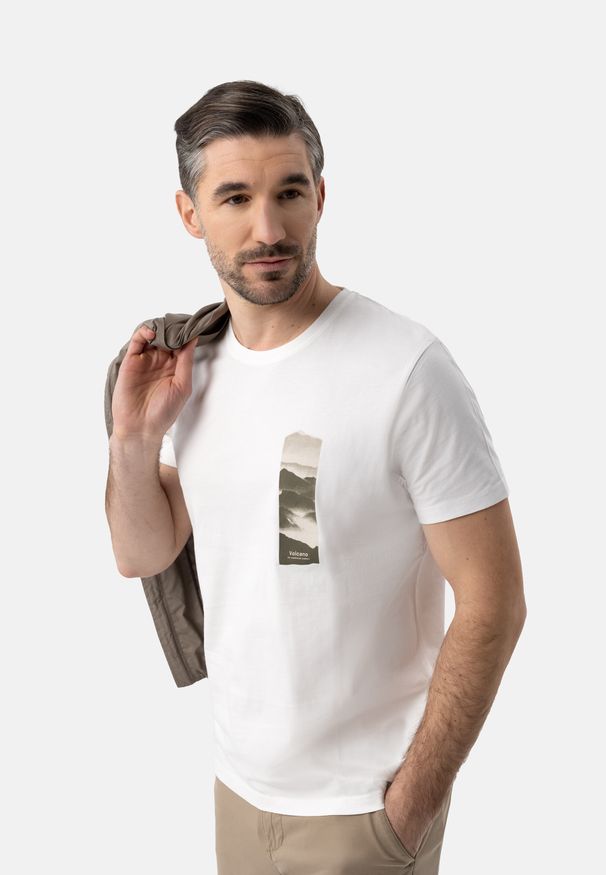 Volcano - Bawełniany t-shirt T-SIDE. Kolor: kremowy. Materiał: bawełna. Długość rękawa: krótki rękaw. Długość: krótkie. Wzór: nadruk, jednolity. Styl: klasyczny