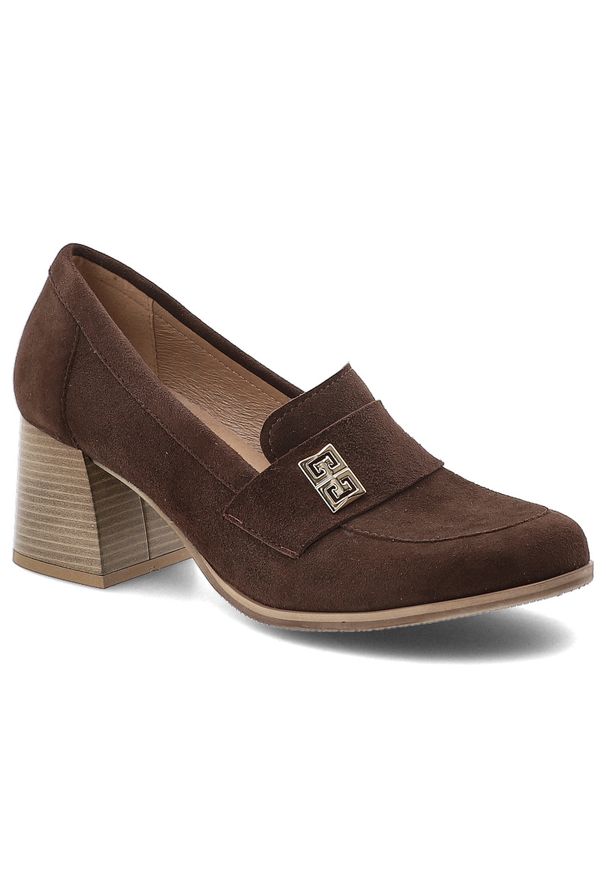 Półbuty damskie Armodo, cholewka ze skóry naturalnej zamszowej wsuwany fason z zabudowanym przodem na stabilnym obcasie, brązowe, 20207. Kolor: brązowy. Materiał: zamsz, skóra. Szerokość cholewki: normalna. Obcas: na obcasie. Wysokość obcasa: średni