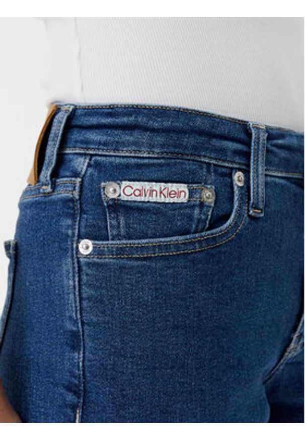 Calvin Klein Jeans Szorty jeansowe J20J225160 Granatowy Regular Fit. Kolor: niebieski. Materiał: bawełna