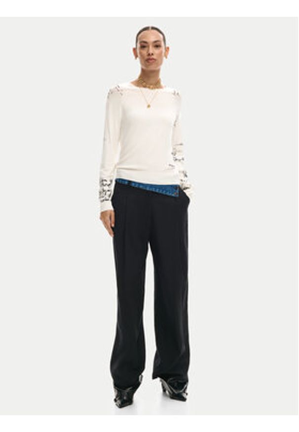 Desigual Sweter Marquette 26SWJF10 Écru Regular Fit. Kolor: kremowy. Materiał: wiskoza