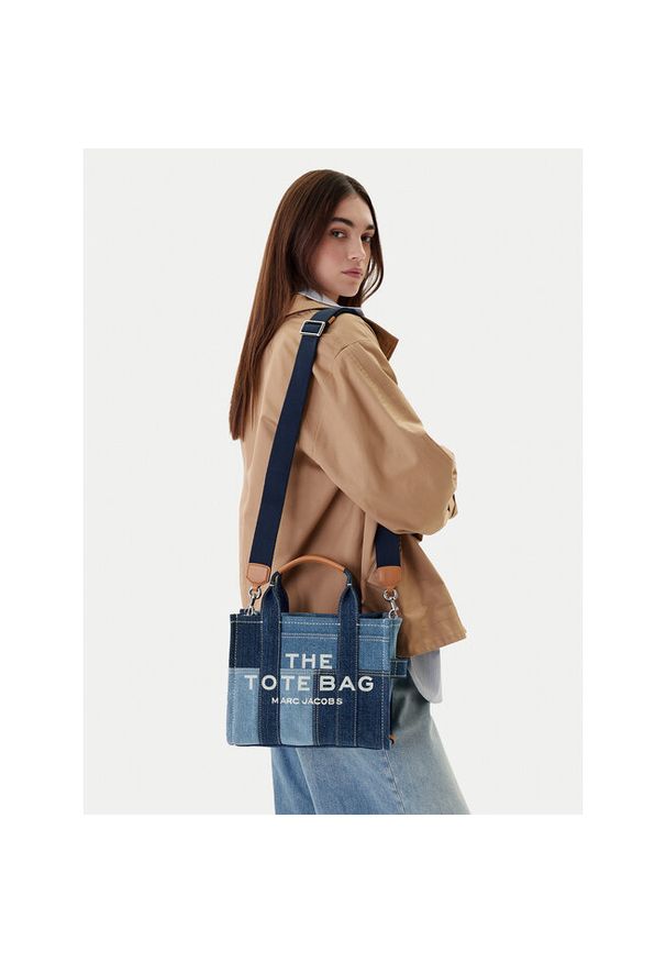 MARC JACOBS - Torebka Marc Jacobs. Kolor: niebieski