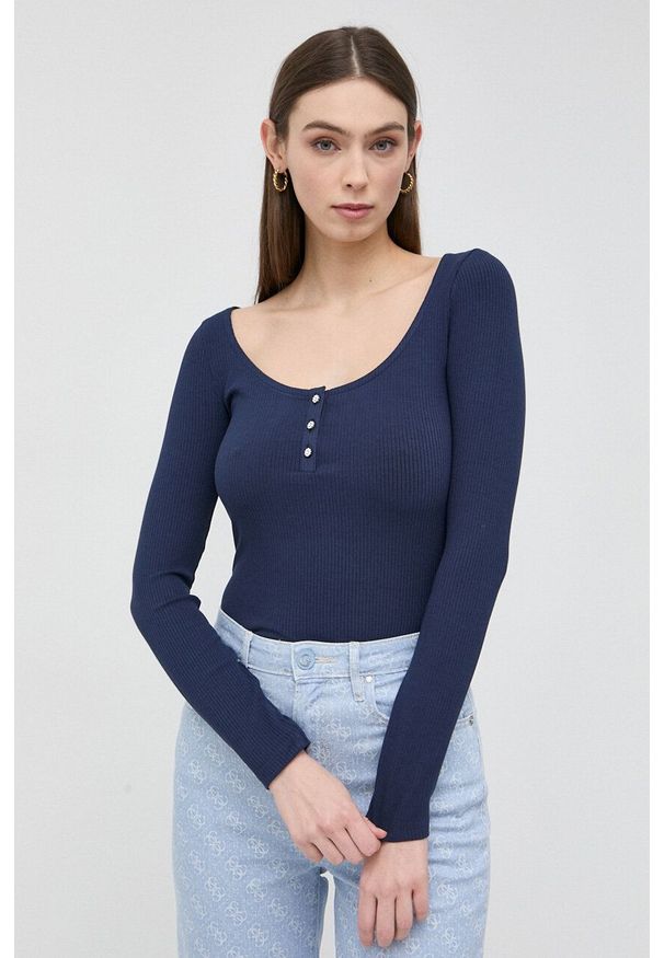 Guess longsleeve damski kolor granatowy. Kolor: niebieski. Materiał: materiał, wiskoza. Długość rękawa: długi rękaw. Długość: krótkie