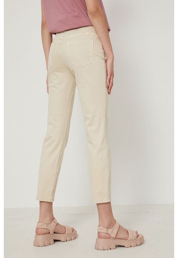 medicine - Medicine jeansy damskie medium waist. Kolor: żółty