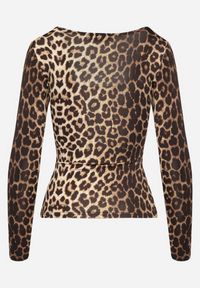 Born2be - Brązowa Bluzka w Panterkę Alexusi. Typ kołnierza: dekolt kwadratowy. Kolor: brązowy. Materiał: dzianina. Długość rękawa: długi rękaw. Długość: długie. Wzór: motyw zwierzęcy. Styl: elegancki #6