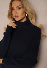Renee - Granatowy Golf z Domieszką Wiskozy i Kaszmiru Azivara. Okazja: na co dzień. Typ kołnierza: golf. Kolor: niebieski. Materiał: kaszmir, wiskoza. Wzór: aplikacja. Styl: casual, elegancki