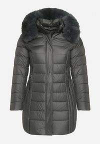 Born2be - Ciemnozielona Długa Kurtka Pikowana z Odpinanym Kapturem i Futerkiem Retelma. Okazja: na co dzień. Kolor: zielony. Materiał: futro. Długość: długie. Styl: casual #6