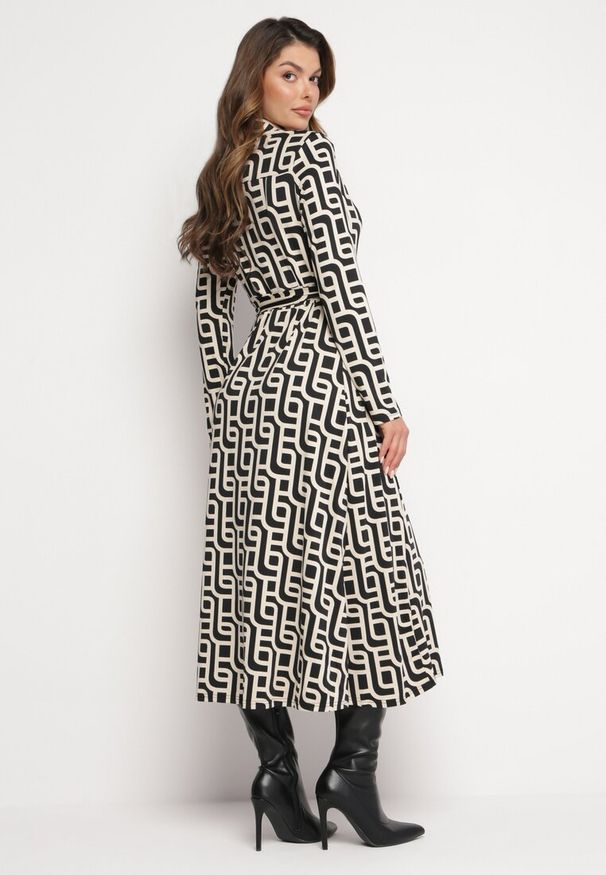 Born2be - Beżowo-Czarna Koszulowa Sukienka Maxi w Geometryczny Wzór z Wiązanym Paskiem Gelama. Kolor: beżowy. Materiał: materiał. Wzór: geometria. Typ sukienki: koszulowe. Długość: maxi