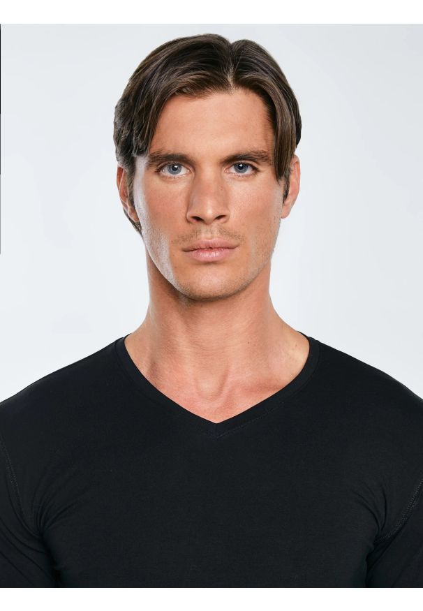 Big-Star - Koszulka męska v-neck z bawełny supima czarna Supiclassicov 906. Kolor: czarny. Materiał: bawełna. Długość: długie. Styl: klasyczny