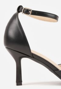 Born2be - Czarne Czółenka Vices na Szpilce ze Szpiczastym Noskiem i Paskiem z Klamerką Ulisaria. Okazja: na co dzień. Nosek buta: szpiczasty. Zapięcie: pasek. Kolor: czarny. Materiał: jeans. Obcas: na szpilce. Styl: casual, elegancki, wizytowy. Wysokość obcasa: średni #4