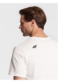 4f - 4F T-Shirt H4Z22-TSM352 Biały Regular Fit. Kolor: biały. Materiał: bawełna #3