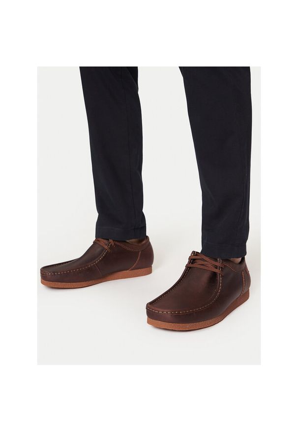Mokasyny Clarks. Kolor: brązowy