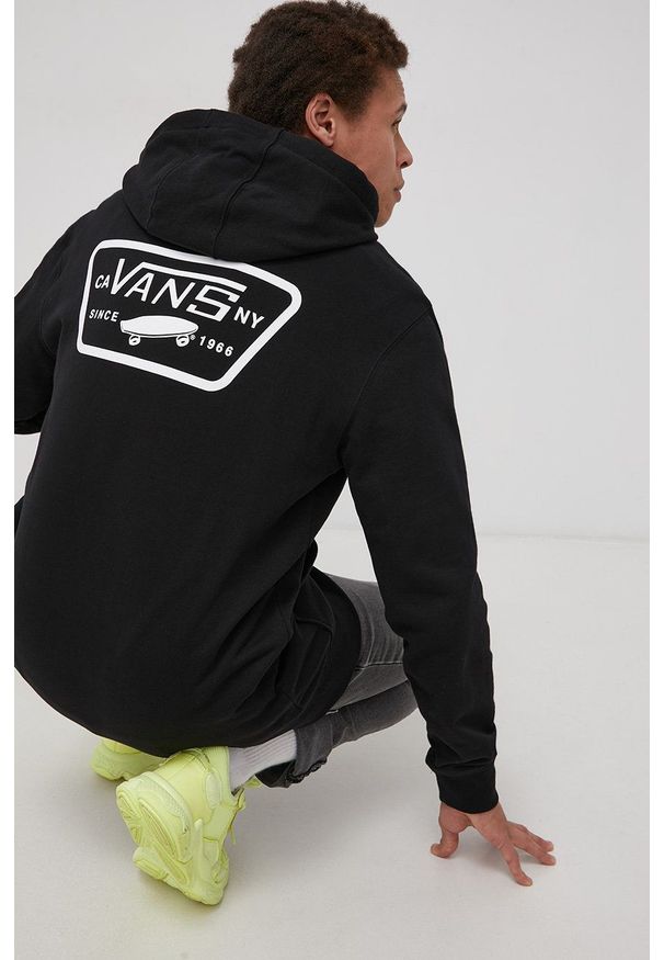 Vans Bluza bawełniana męska kolor czarny z kapturem z nadrukiem. Okazja: na co dzień. Typ kołnierza: kaptur. Kolor: czarny. Materiał: bawełna. Wzór: nadruk. Styl: casual