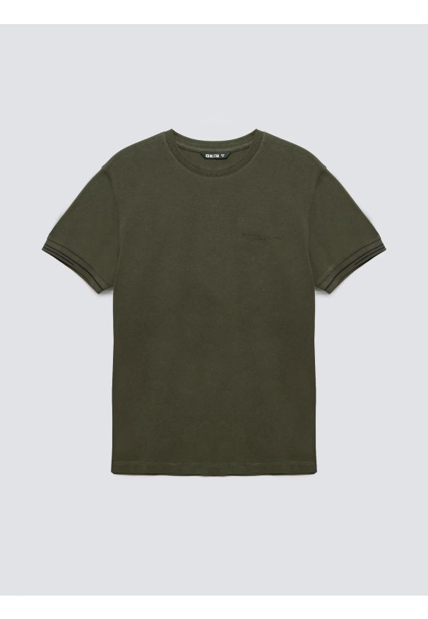 Big-Star - Koszulka męska bawełniana z logo BIG STAR khaki Wlader 303. Okazja: na co dzień. Kolor: zielony. Materiał: bawełna. Długość rękawa: krótki rękaw. Długość: krótkie. Wzór: nadruk, ze splotem. Styl: casual
