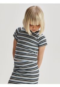 Reserved - T-shirt w paski - wielobarwny. Materiał: bawełna. Wzór: paski #1