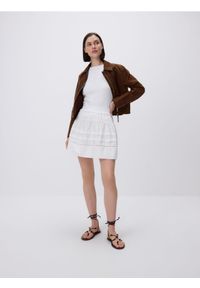 Reserved - Bawełniana spódnica mini - biały. Kolor: biały. Materiał: bawełna #1