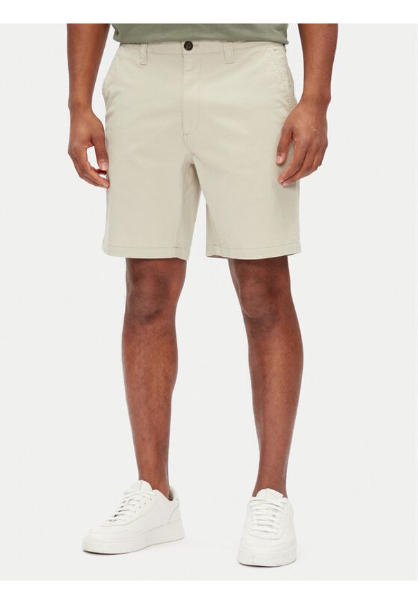 Michael Kors Szorty materiałowe CS5304ZDR2 Beżowy Regular Fit. Kolor: beżowy. Materiał: bawełna