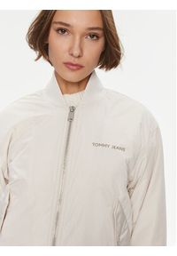 Tommy Jeans Kurtka bomber Classics DW0DW17240 Beżowy Regular Fit. Kolor: beżowy. Materiał: syntetyk #3