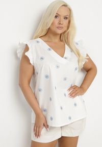 Born2be - Biała Bluzka z Wiskozy w Kwiaty Tolamea. Okazja: na co dzień. Kolor: biały. Materiał: wiskoza. Wzór: kwiaty. Styl: casual #4