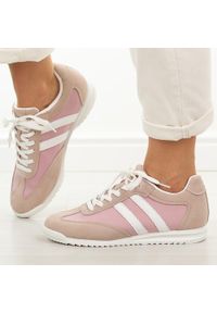 Różowe sportowe półbuty damskie McArthur Ma258w. Okazja: na co dzień. Nosek buta: okrągły. Zapięcie: sznurówki. Kolor: różowy. Materiał: zamsz, tkanina. Szerokość cholewki: normalna. Sezon: wiosna, lato, jesień. Styl: sportowy #1