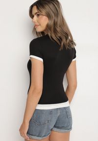 Born2be - Czarny T-shirt z Lnem o Dopasowanym Kroju Salionaria. Okazja: na co dzień. Kolor: czarny. Materiał: len. Styl: klasyczny, casual