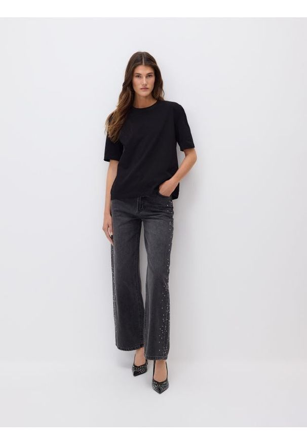 Reserved - Jeansy straight z aplikacjami - czarny. Kolor: czarny. Wzór: aplikacja