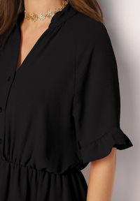 Born2be - Czarny Taliowany Kombinezon z Gumką w Talii i Ozdobną Falbanką przy Rękawach Nanselena. Kolor: czarny. Długość rękawa: krótki rękaw. Długość: krótkie. Styl: elegancki #6