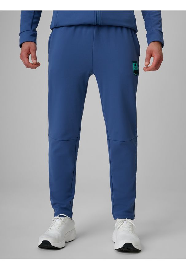 4f - 4F Spodnie piłkarskie szybkoschnące męskie - denim L. Kolor: niebieski. Materiał: denim. Sport: piłka nożna