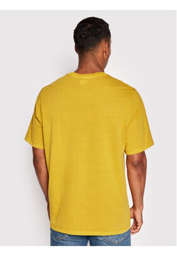 Levi's® T-Shirt Easy Pocket A3697-0001 Żółty Relaxed Fit. Kolor: żółty. Materiał: bawełna