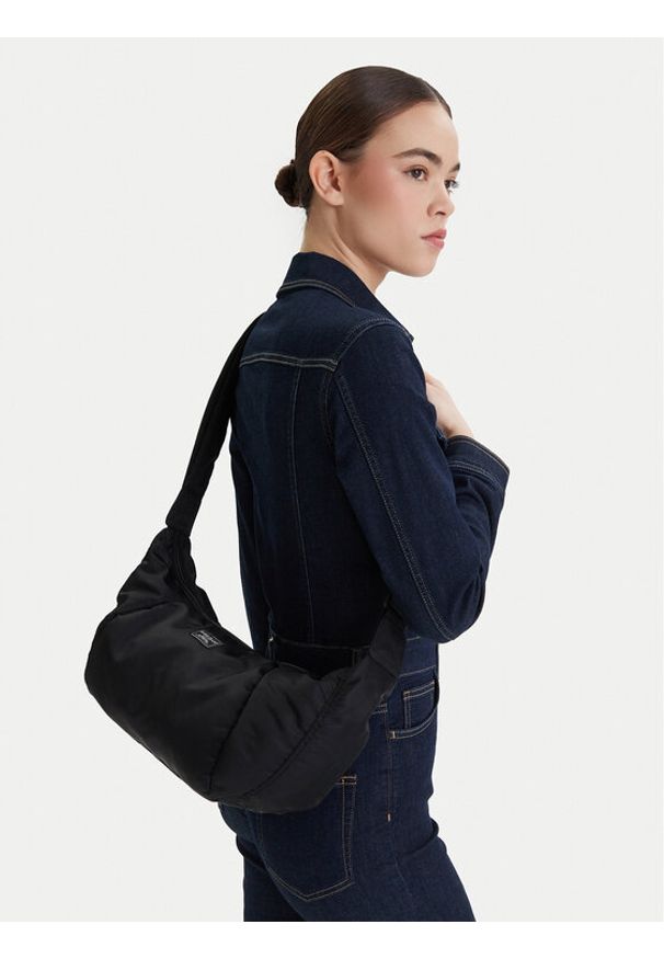 Guess Jeans Torebka W6RZ15 WK512 Czarny. Kolor: czarny