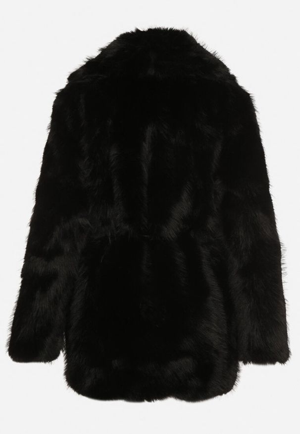 Born2be - Czarna Kurtka Futerko o Prostym Kroju z Cienkim Wiązanym Paskiem Casatte. Okazja: do pracy, na spotkanie biznesowe. Typ kołnierza: golf. Kolor: czarny. Materiał: futro. Wzór: aplikacja. Styl: biznesowy