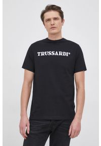 Trussardi Jeans - Trussardi T-shirt bawełniany kolor czarny z nadrukiem. Kolor: czarny. Materiał: bawełna. Wzór: nadruk
