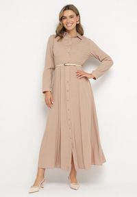 Born2be - Ciemnobeżowa Sukienka Controllable. Okazja: na co dzień. Kolor: beżowy. Długość rękawa: długi rękaw. Typ sukienki: rozkloszowane, szmizjerki. Styl: klasyczny, casual. Długość: maxi #1