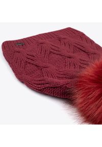 Wittchen - Damska czapka z ozdobnym wzorem i pomponem bordowa. Kolor: czerwony. Materiał: wiskoza. Wzór: ze splotem, aplikacja. Sezon: jesień, zima. Styl: elegancki #3