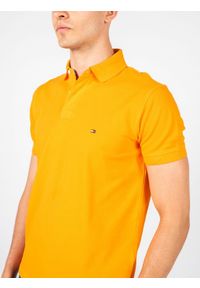 TOMMY HILFIGER - Tommy Hilfiger Koszulka Polo "Slim Fit" | MW0MW17771 | Mężczyzna | Pomarańczowy. Typ kołnierza: polo. Kolor: pomarańczowy. Materiał: elastan, bawełna. Długość rękawa: krótki rękaw. Długość: krótkie #3