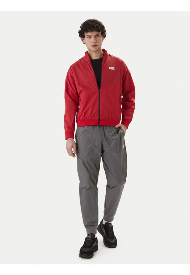 EA7 Emporio Armani Dres 7M001382 AF21521 M5104 Czerwony Regular Fit. Kolor: czerwony. Materiał: syntetyk