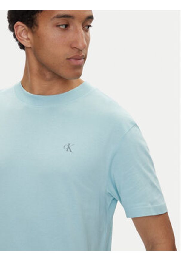 Calvin Klein Jeans T-Shirt Painted J30J327523 Błękitny Regular Fit. Kolor: niebieski. Materiał: bawełna
