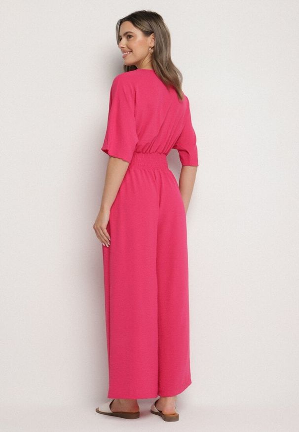 Born2be - Fuksjowy Kopertowy Kombinezon z Gumką w Talii i Szerokimi Nogawkami Vimashea. Okazja: na co dzień. Kolor: różowy. Styl: elegancki, casual