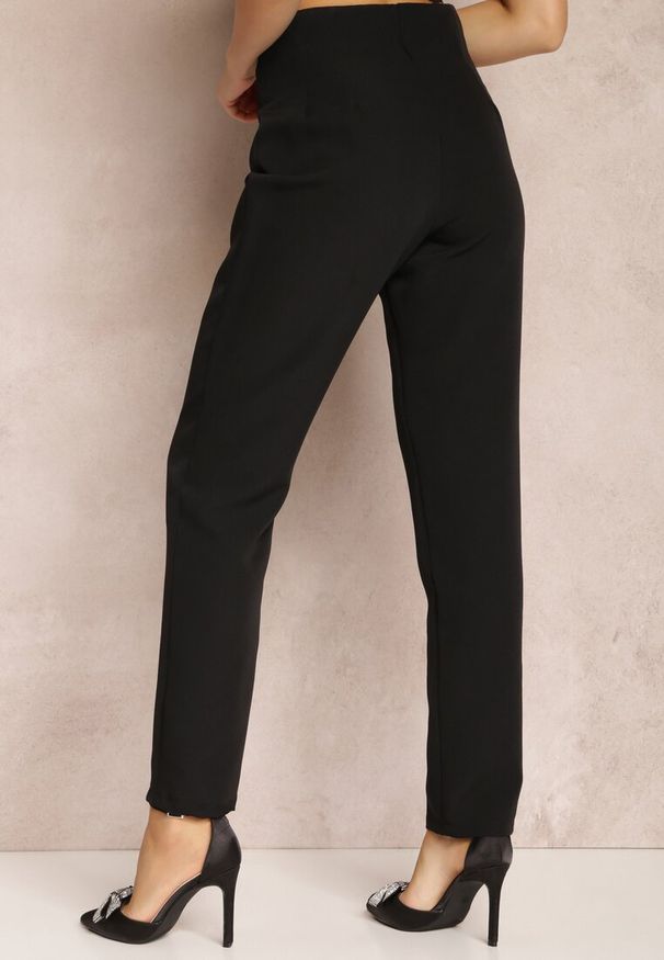 Renee - Czarne Spodnie Cygaretki High Waist Molfi. Okazja: na spotkanie biznesowe, do pracy. Stan: podwyższony. Kolor: czarny. Materiał: jedwab. Wzór: aplikacja, bez wzorów. Styl: wizytowy, biznesowy, elegancki