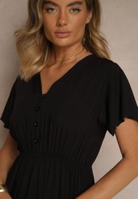Renee - Czarna Rozkloszowana Sukienka z Bawełny Zdobiona Guzikami Folennea. Okazja: na co dzień. Typ kołnierza: dekolt w serek. Kolor: czarny. Materiał: bawełna. Wzór: aplikacja. Typ sukienki: rozkloszowane. Styl: klasyczny, elegancki, casual #4