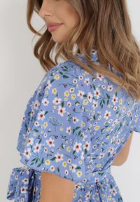 Born2be - Niebieska Sukienka Theminophe. Okazja: na co dzień. Kolor: niebieski. Materiał: tkanina, wiskoza, materiał. Wzór: kropki. Typ sukienki: rozkloszowane, kopertowe, proste. Styl: casual. Długość: maxi #5