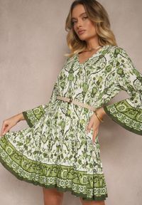 Renee - Zielona Sukienka z Wiskozą o Rozkloszowanym Kroju w Etniczny Print Aledia. Okazja: na co dzień. Kolor: zielony. Materiał: wiskoza. Wzór: nadruk. Sezon: lato, wiosna. Typ sukienki: proste, rozkloszowane. Styl: casual