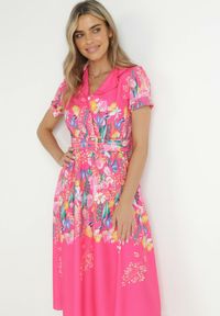 Born2be - Różowa Koszulowa Sukienka w Kwiaty z Paskiem Islaine. Kolor: różowy. Wzór: kwiaty. Typ sukienki: koszulowe. Długość: midi #4