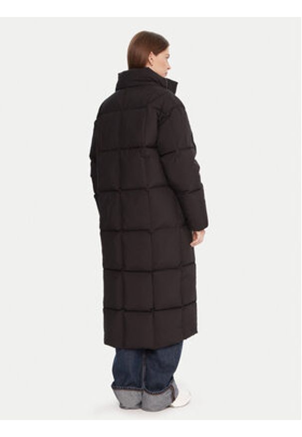 Tommy Jeans Kurtka puchowa Alaska DW0DW21977 Czarny Relaxed Fit. Kolor: czarny. Materiał: syntetyk