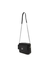 Calvin Klein Torebka Ck Re-Lock Pocket Camera Bag LV04F3102G Czarny. Kolor: czarny. Materiał: skórzane