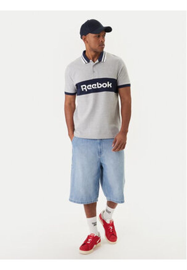 Reebok Polo Arter RK25548CCM Szary Regular Fit. Typ kołnierza: polo. Kolor: szary. Materiał: bawełna