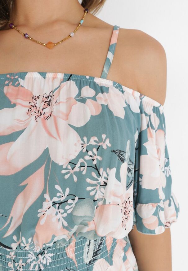 Born2be - Zielony Kombinezon z Hiszpańskim Dekoltem i Falbankami Elinetria. Kolor: zielony. Materiał: tkanina. Długość rękawa: na ramiączkach. Wzór: aplikacja, kwiaty